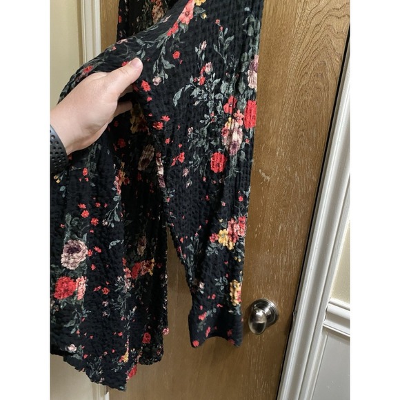 Torrid Emma Crinkle Gauze Long Sleeve Tunic Top Size 3 Black Floral Flowy Peplum - Picture 6 of 16